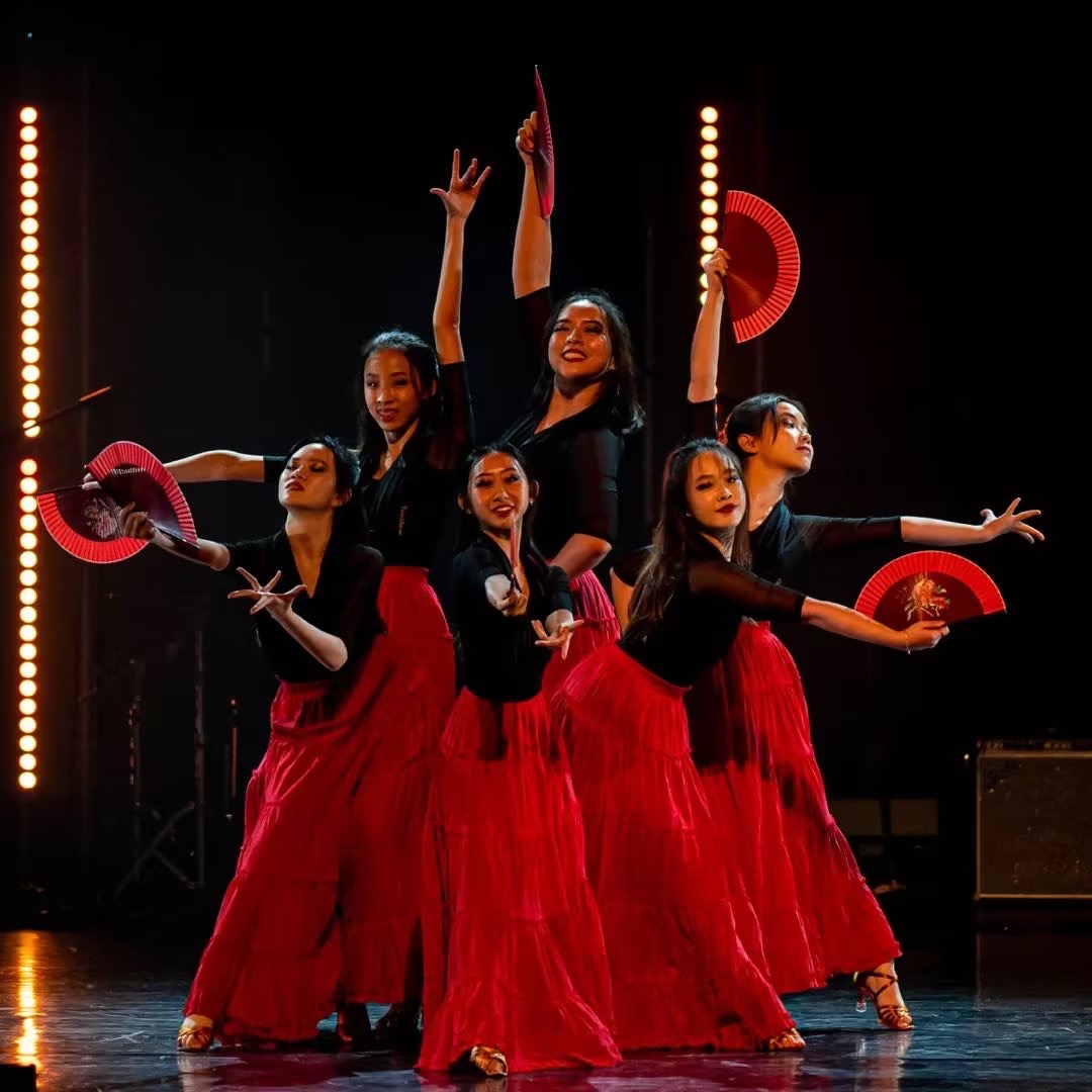 Viva Latinus performance 1